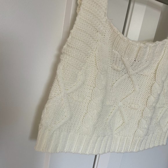 Kendall & Kylie Knit Crop Top White - Picture 4 of 4